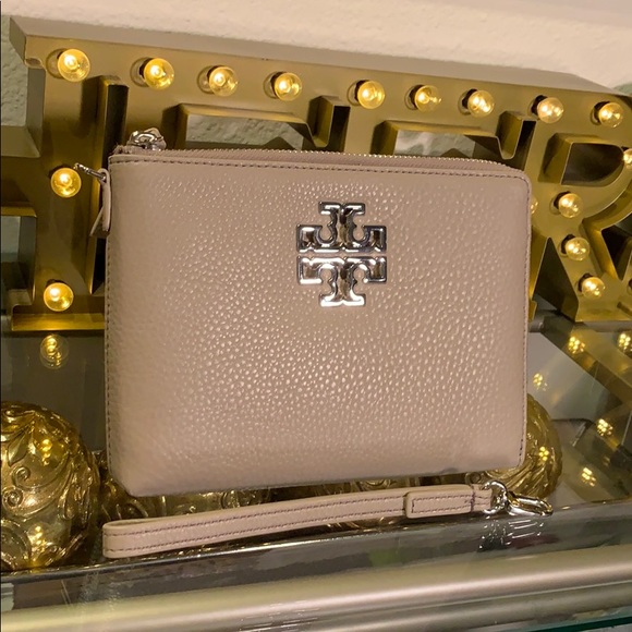 Tory Burch Britten Large ZIP Pouch/wristlet - Picture 7 of 9